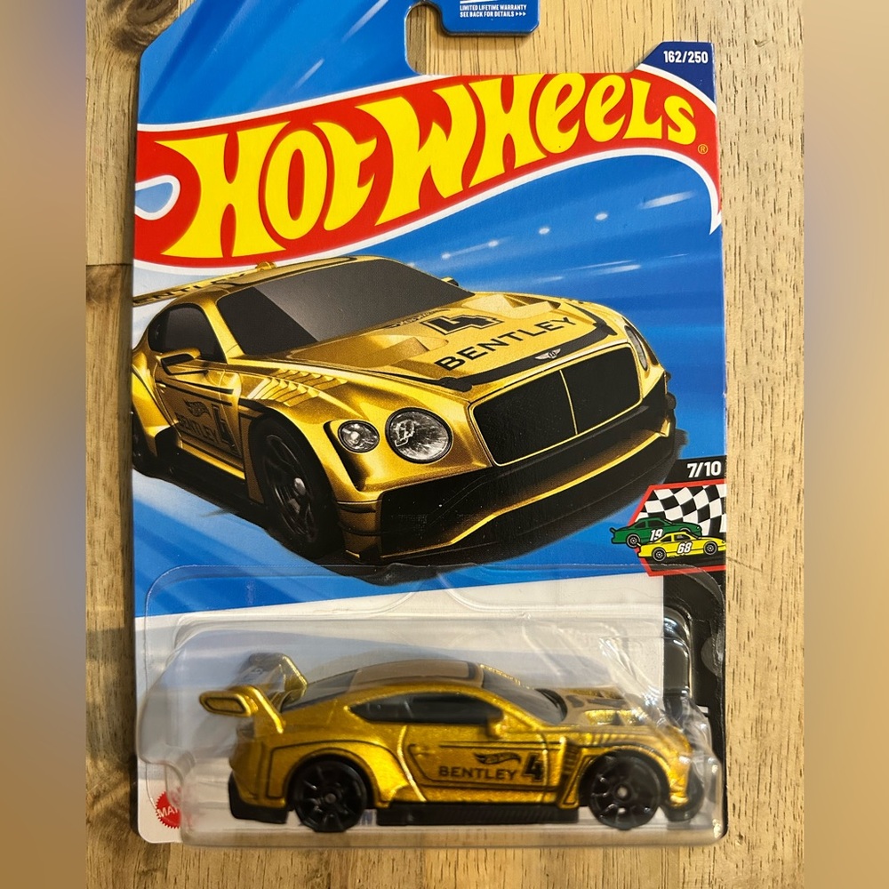 Hot Wheels Gold Bentley Speedster - Picture 3 of 3
